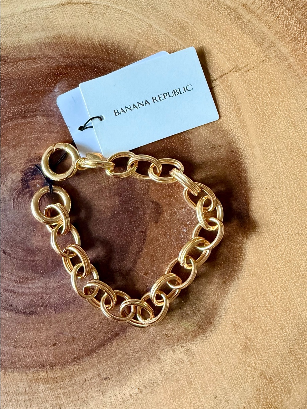 Banana Republic Shiny Gold Interlocking Link Bracelet